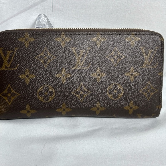 Louis Vuitton Zippy Wallet full size with authentication - Picture 3 of 16
